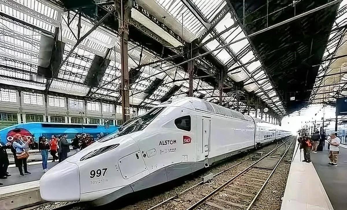 越南为获取中国高铁技术，花巨资赴中国取隧道技术，为越南自建高铁做准备！

越南正
