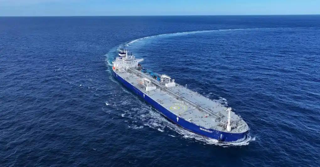 伊朗海军非对称作战能力挺强，是区域拒止的利器。其海上力量分正规海军和伊斯兰革命卫