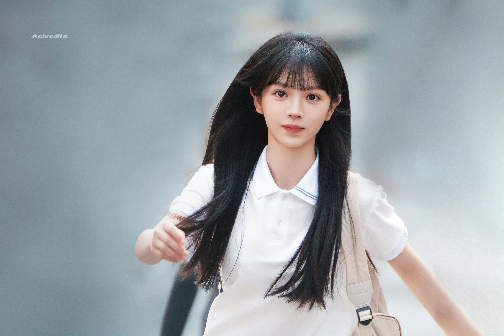 天才女友宣发节奏燥候之！这周日中午十二点来🥝与知夏学姐见面～ 