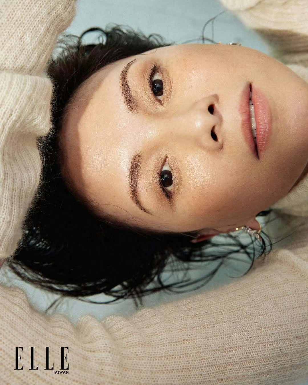 李心洁 | ELLE taiwan10月号封面大片在新作品NETFLIX剧集《回