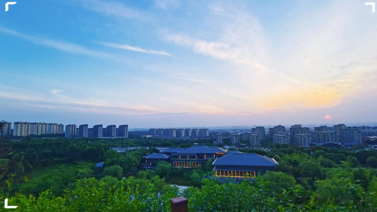 有时候捍卫别人的权利
其实就是在保护自己的权利。