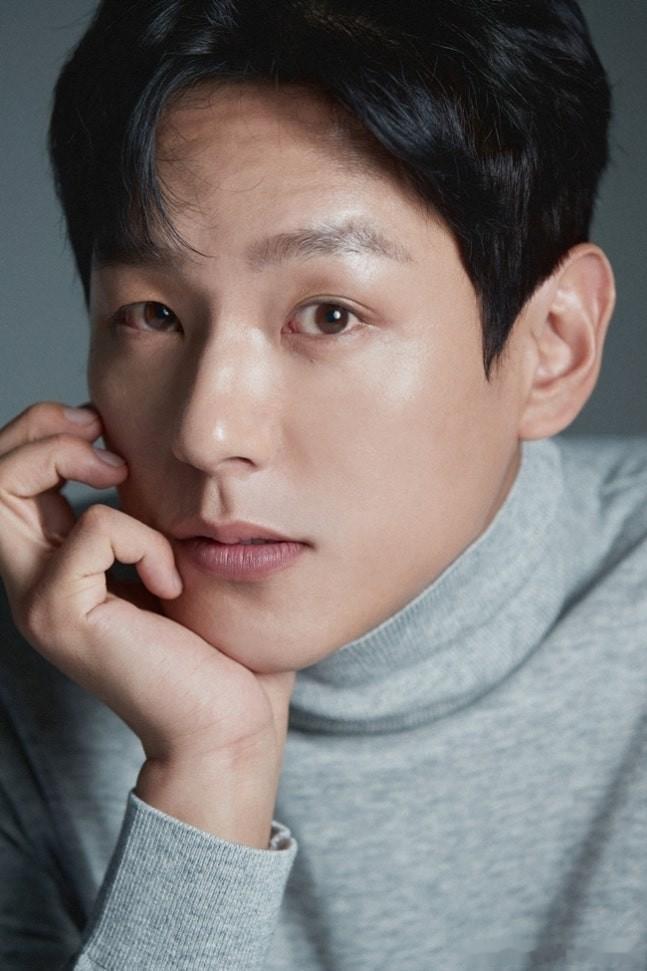 演员郭时旸 与9ATO娱乐签订专属合约，与演员韩素希、妍雨、金武俊等成为同公司艺