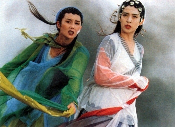 一组徐克版《青蛇》幕后照，31年前的今天影片公映。“也好，你连眼泪都不知道是什么