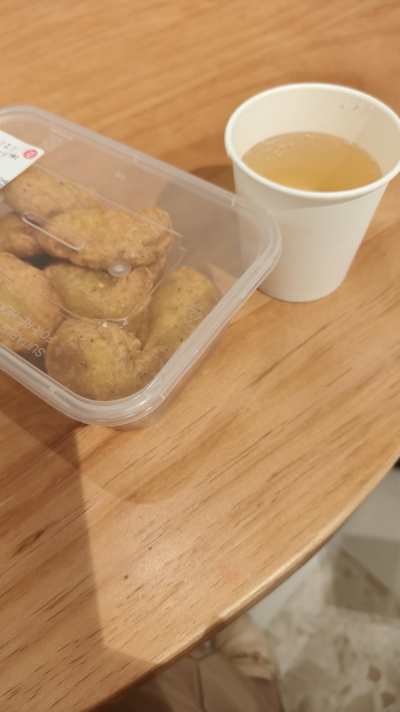 你说我每天过的都是啥日子哟！儿子儿媳早出晚归，孩子上学中午也在学校就餐，一整天就