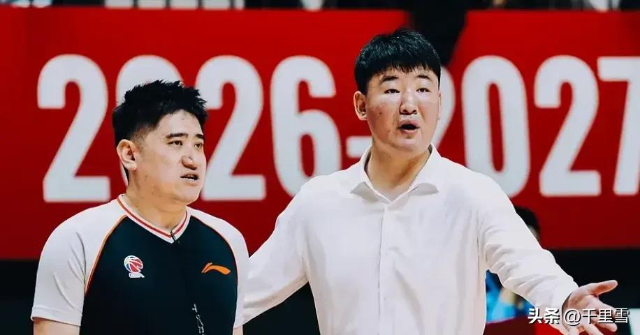 两场球输了92分，还等啥？赶紧下课吧！
顾全刚当上主教练没有经验，情有可原，但也