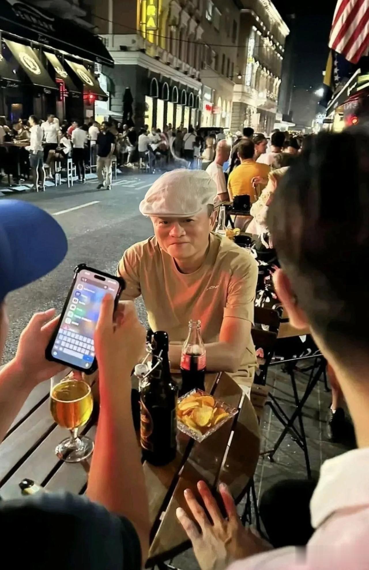 有人问:马大佬全世界飞来飞去，早上在国内、中午在阿联酋，晚上在美国，太惬意了，不