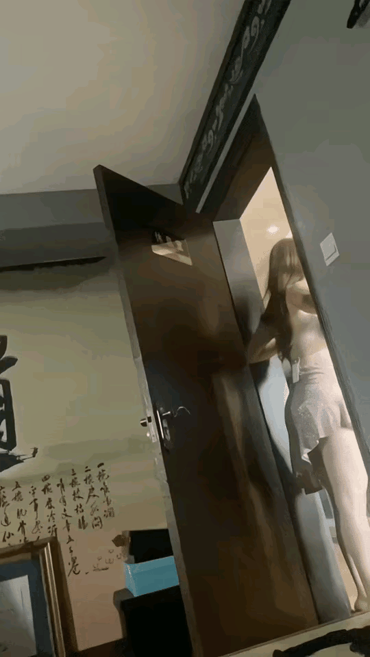 大道三千，谁又能说足道不是其中之一
怎样穿搭知性又显身材?