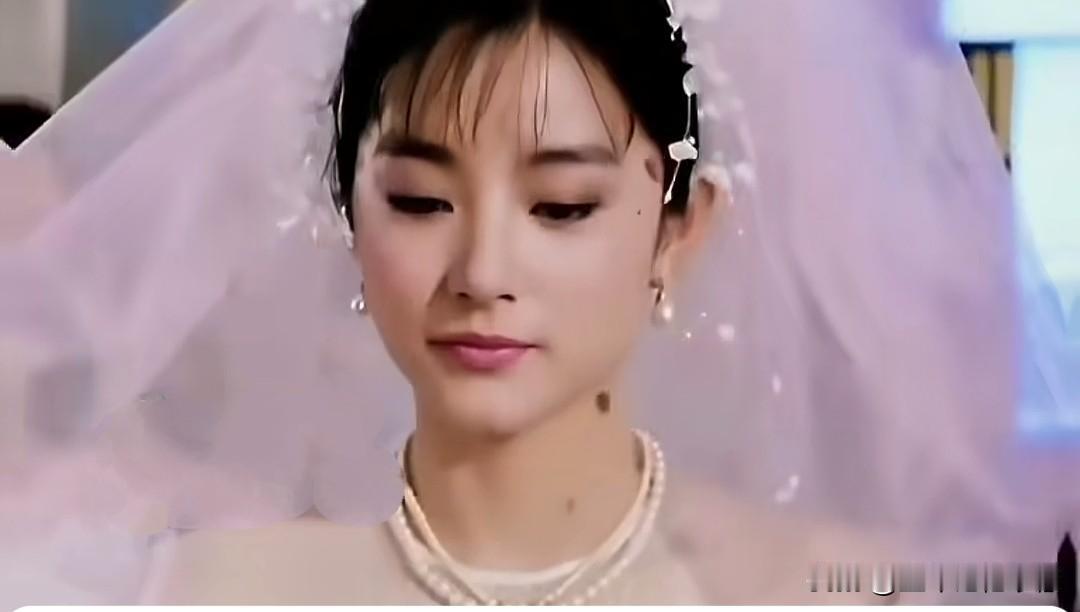 林青霞、关之琳、朱琳都是第一美女，三位美女各有千秋，林青霞冷傲美艳，自带英气，曾