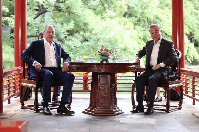 中俄两国公开对中东局势做出表态！对于如今越发动荡的中东局势，中国和俄罗斯也是举行