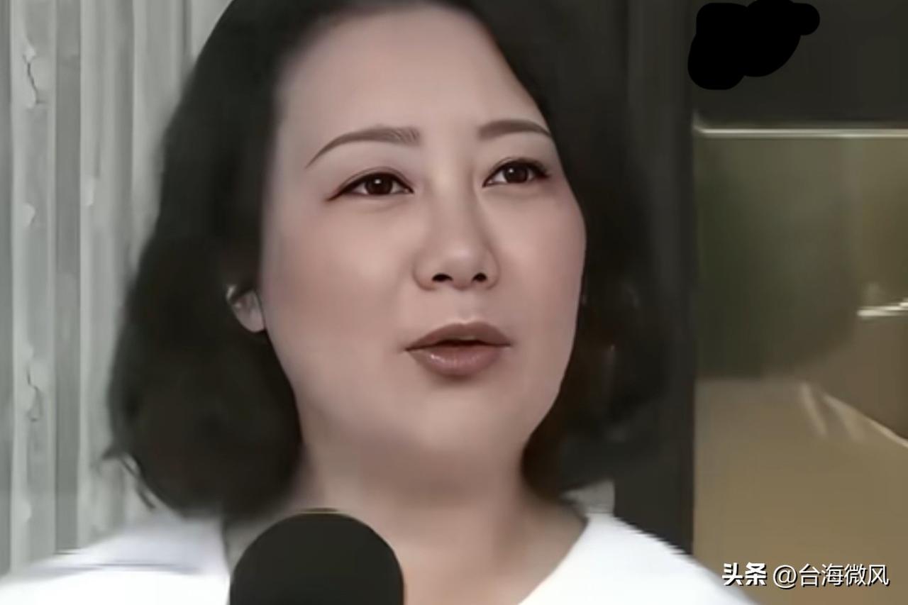 吴思瑶身为沈伯洋的竞选总干事，拿着小吃店盖住蒋万安签名这件事大做文章，硬说成老百