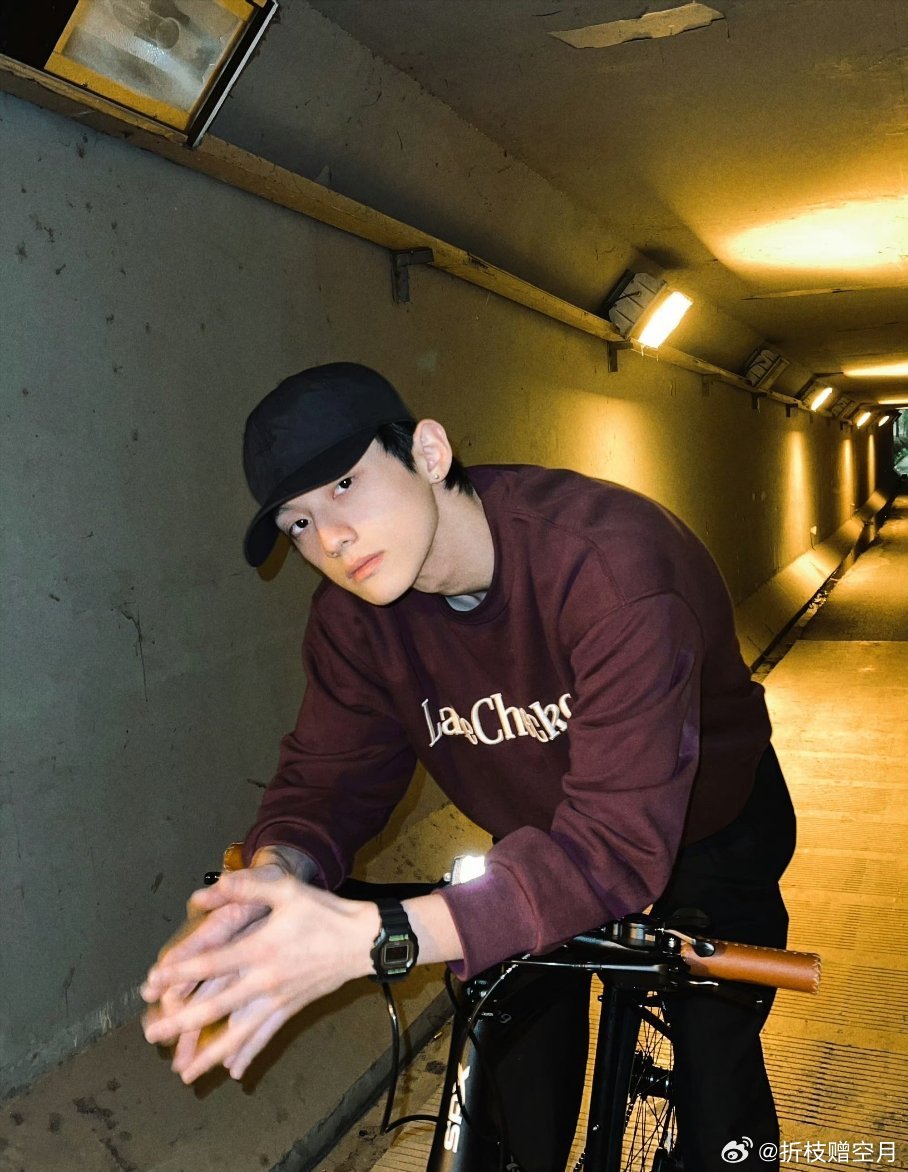 赖伟明这次真的不一样终于不再是庄序式的退缩内敛，赖伟明主动争取、温柔体贴，发自内