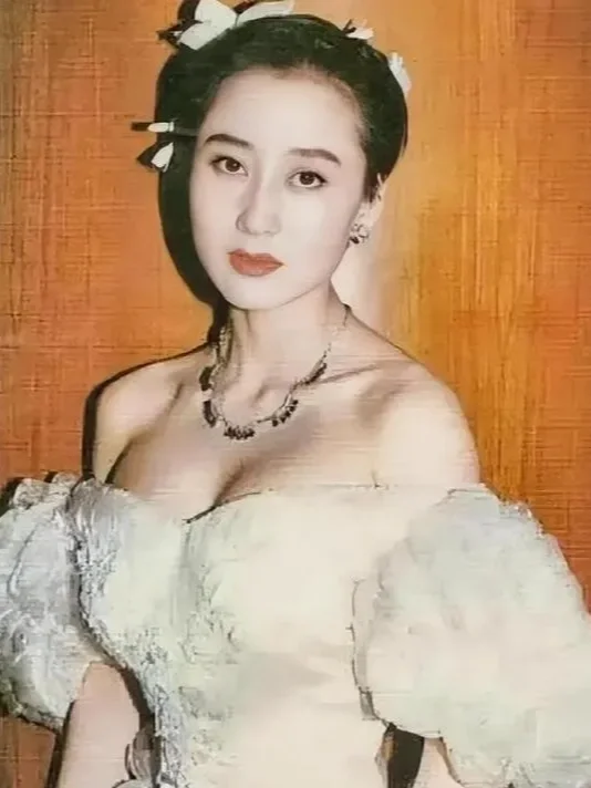 李连杰二货老婆利智为何不受港圈待见？