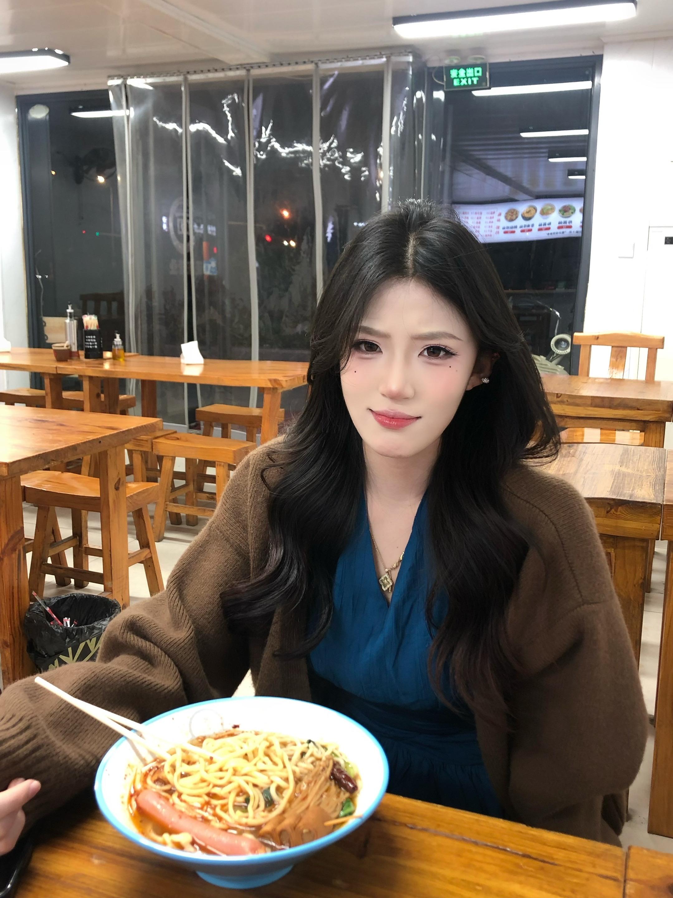 爱要我能看见 是有时间就来陪我吃晚饭