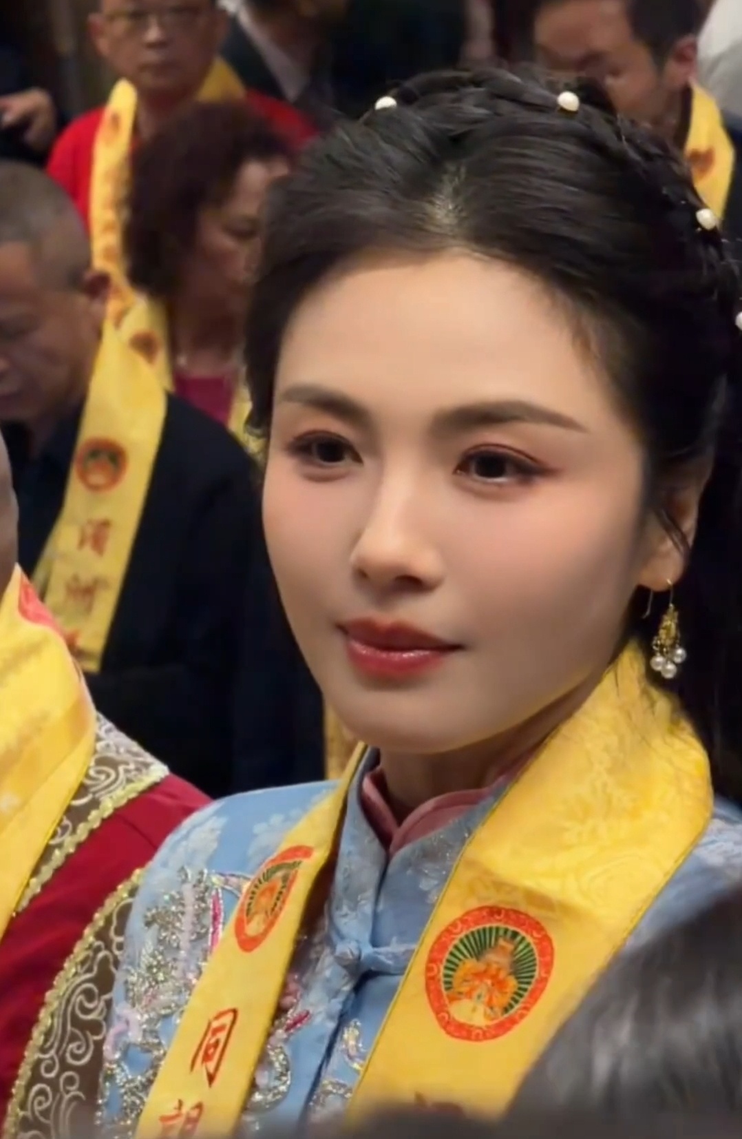 5 月 8 日晚的湄洲岛妈祖祖庙灯火长明。妈祖诞辰 1066 周年的守夜庆典上，
