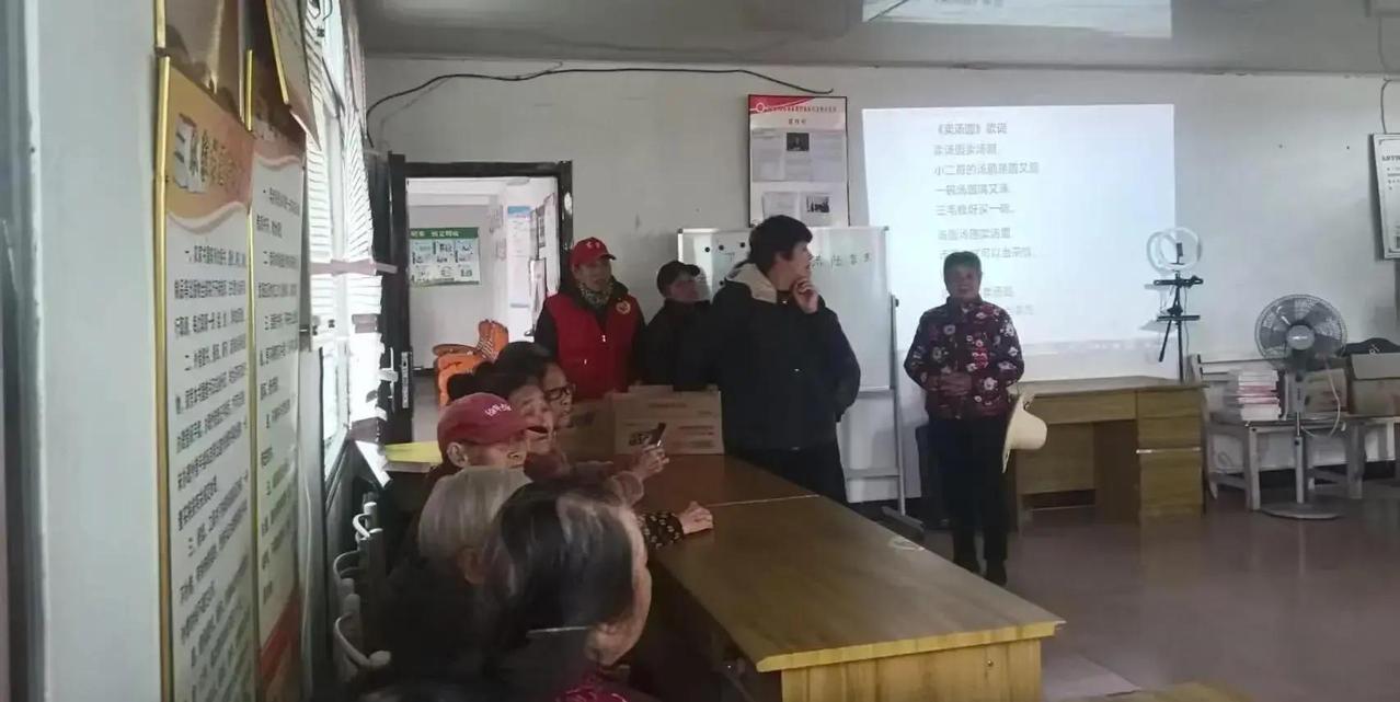 大冷天的早上7点多，福建三明那边的5个志愿者顶着寒风，从县城骑车足足15公里赶到