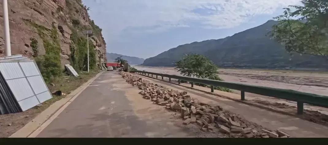 激动人心啊！壶口瀑布的围墙终于被拆除了。960万平方公里的神州大地本来就是属于人