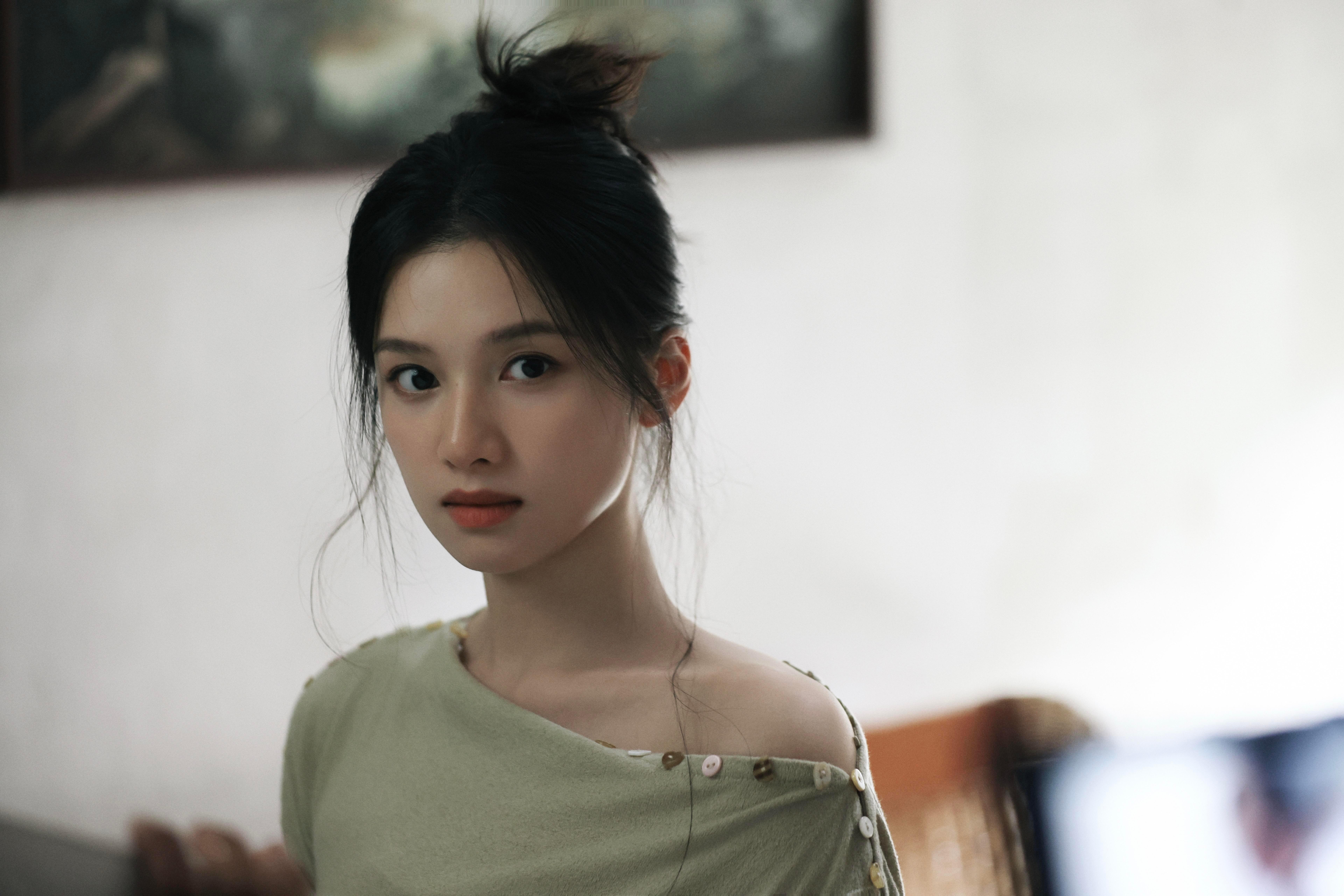 张婧仪钓系姐姐开始发力张婧仪养成系姐姐苗靖的所有小心机都恰到好处，故意登门、假装