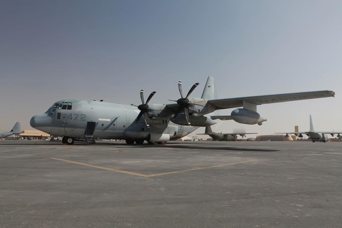 每天认识一件兵器 KC-130“大力神”空中加油机/运输机KC-130是美国海军