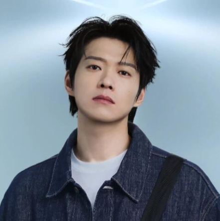 我老爸是女王吧，回过神来我怎么已经跪下来给他舔鞋了 