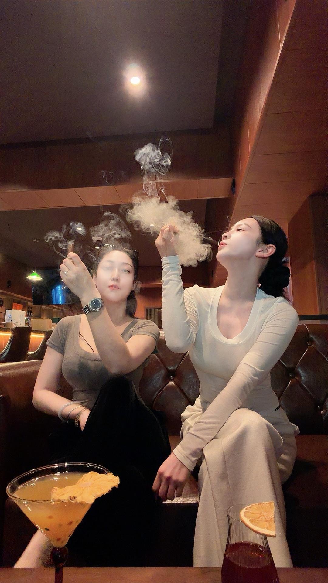 好女人得到名声，坏女人得到一切御姐 女茄客 感谢抖音感谢抖音平台  雪茄文化交流