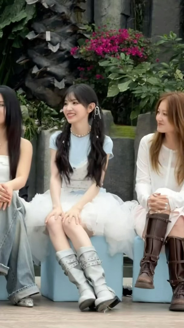 田曦薇双马尾好甜 双马尾造型也太适配田曦薇了，甜妹气质拿捏得死死的，可爱到让人心