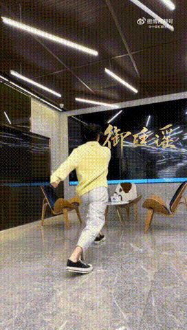 梁永棋有点抽象全用来宣传了谁懂啊，梁永棋所有搞笑创意全部贡献给御廷谣宣传。从开播