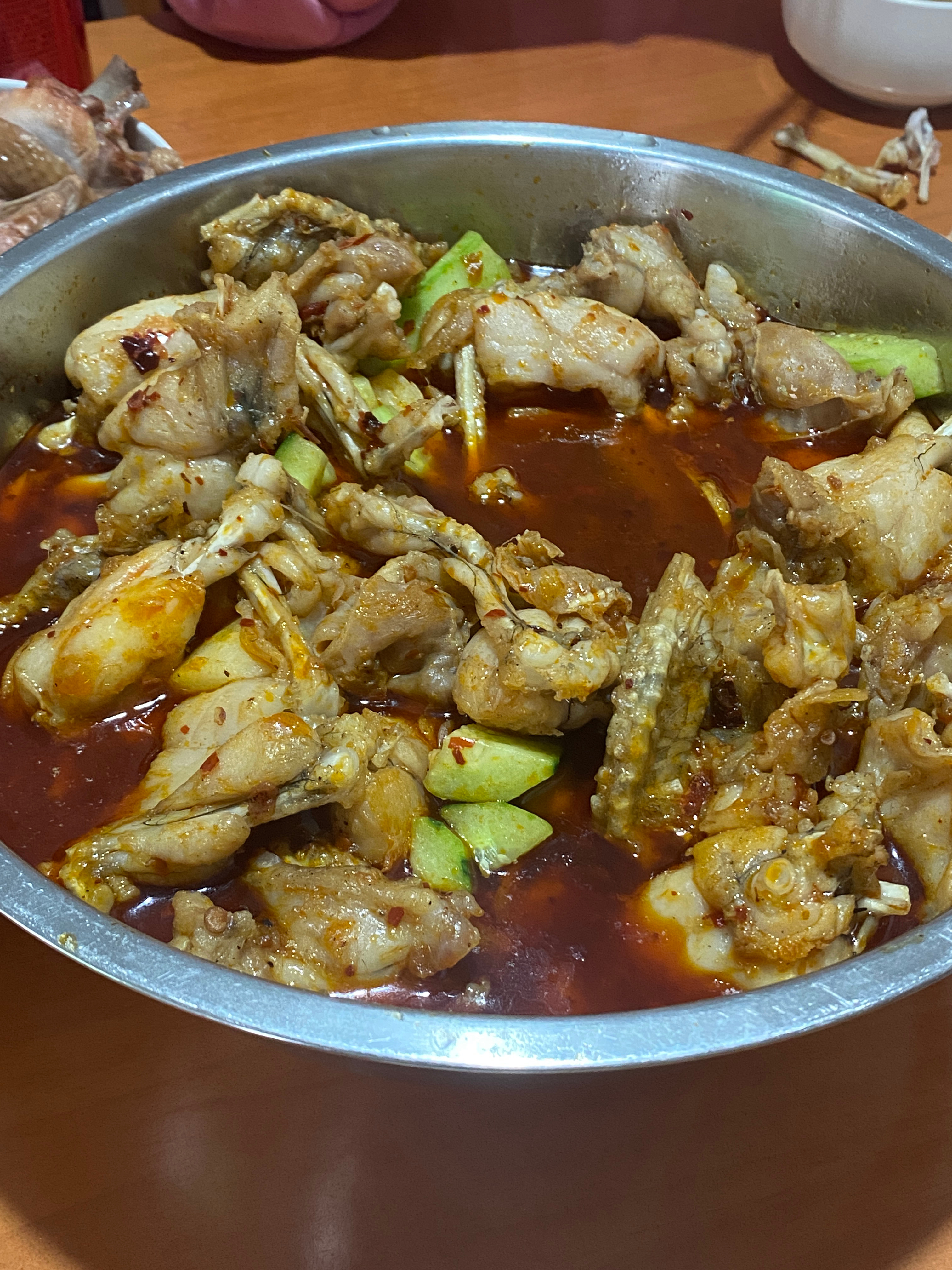 麻麻版泡椒田鸡主打就是一个量大实惠还好吃😋 