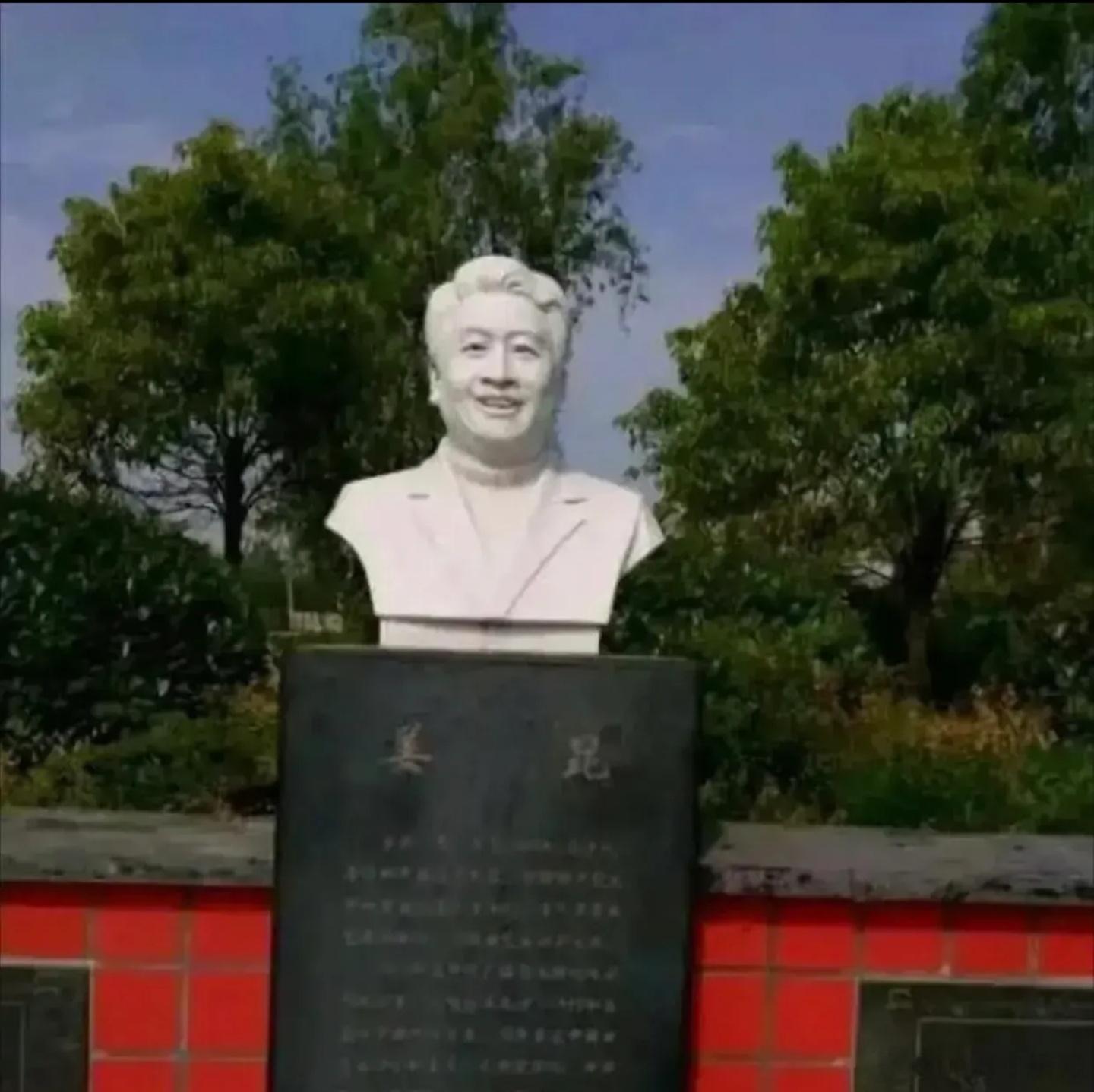 河南省宝丰县属于是另外一个全国曲艺之乡，其中有一个马街书会，马街书会在13年左右