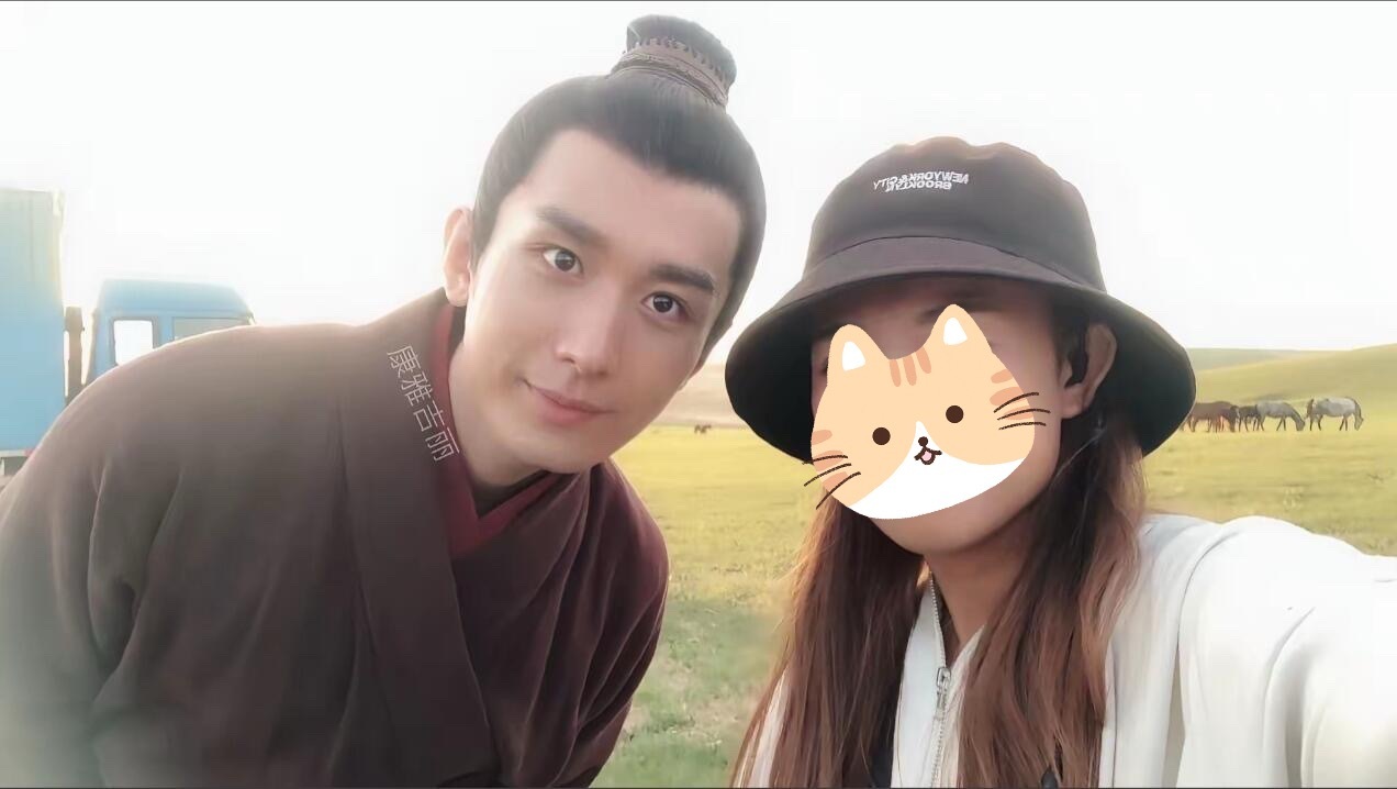 捡到一张没见过成毅小朱棣的合影图，好可爱的傅诗淇