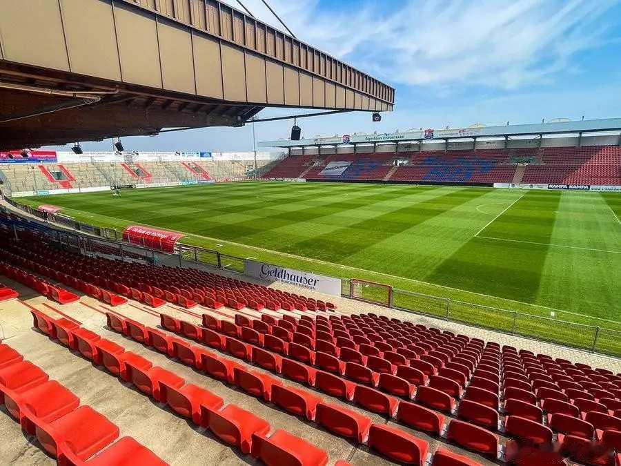 德媒：拜仁731万欧购买翁特哈兴球场获批，将作为女足主场据德国媒体《tz Mün