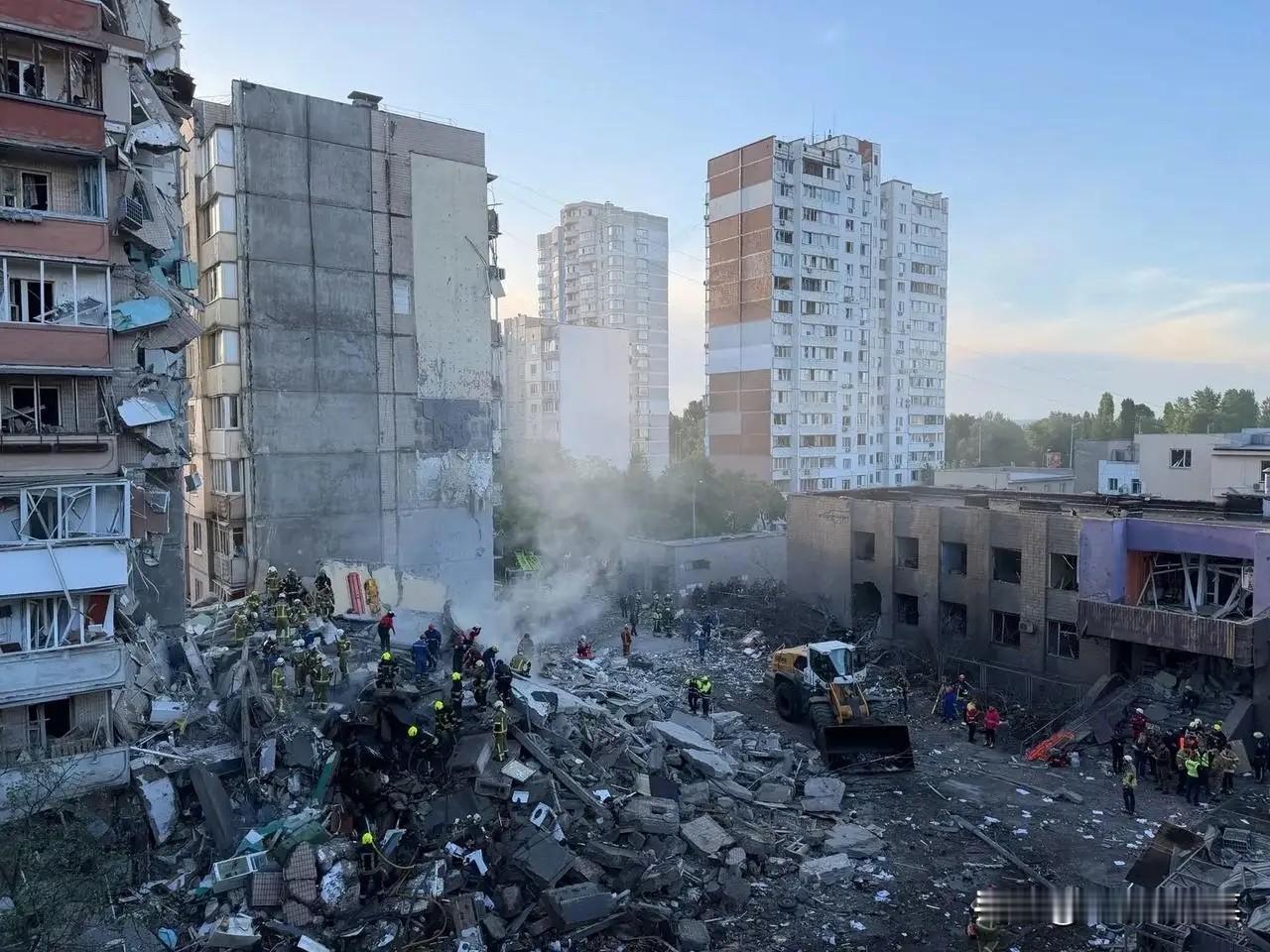泽连斯基下达全军总攻令！俄乌冲突爆发四年多来最惨烈的一夜，还是来了，没人想到俄方