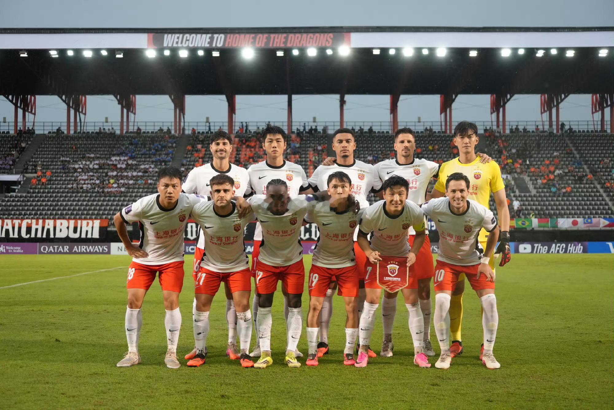 2026/2027亚冠精英联赛 第1轮拉查武里4比6上海海港 比赛开始，双方就展