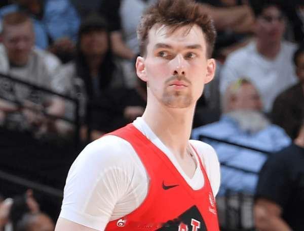 Josh Lewenberg：猛龙已裁掉非保障合同科林-卡斯尔顿NBA自由市场N