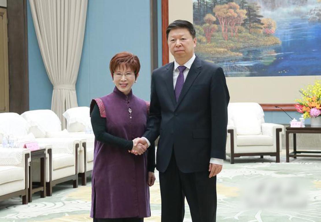 【顶着巨大压力！洪秀柱访问陆，点名郑丽文；郑丽文最新谈两岸统一，言论惊人】国民党