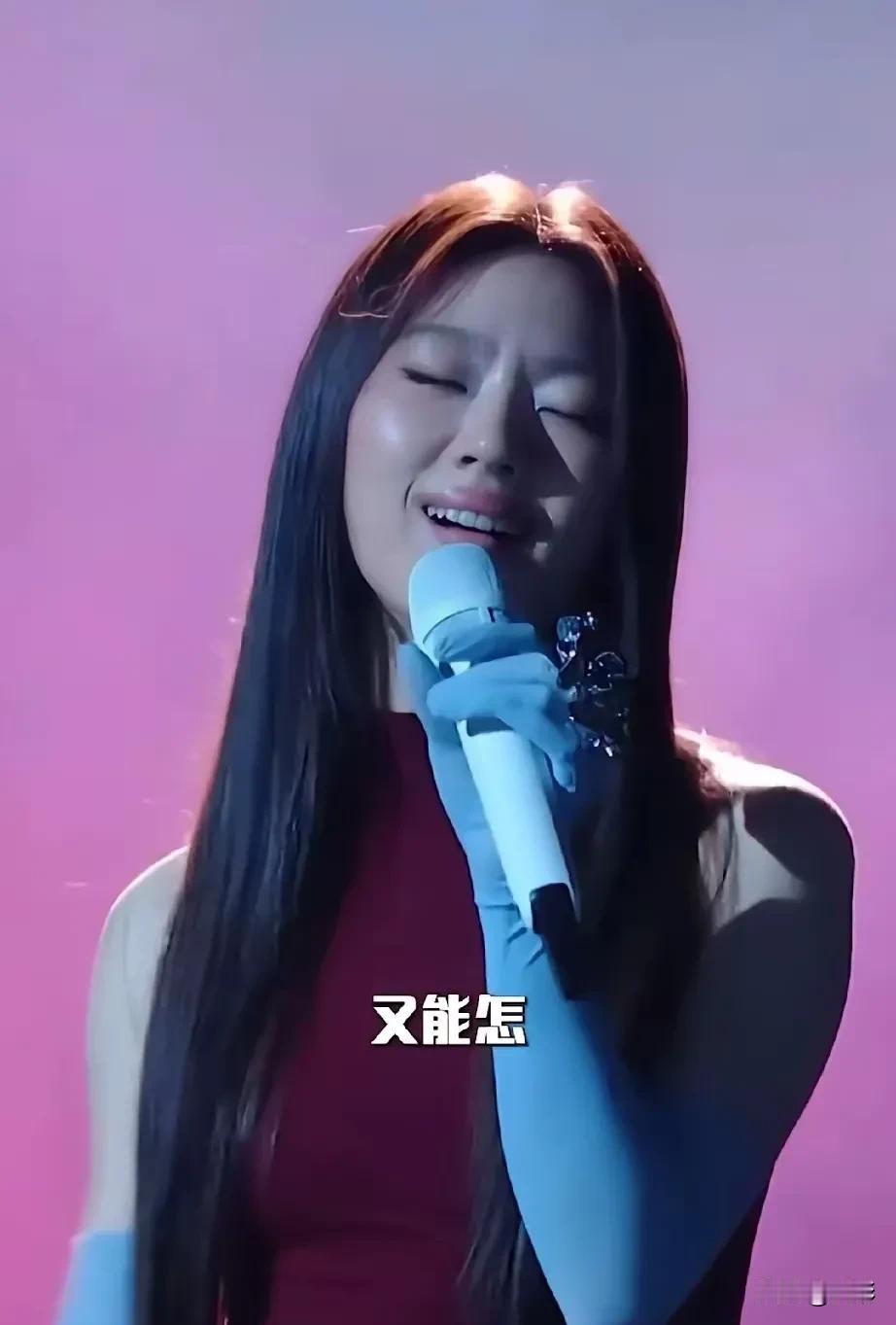 这姓单的女的，嘴整的像肛门一样，动作轻浮不懂自重，给人一种低俗的感觉，这就出自马