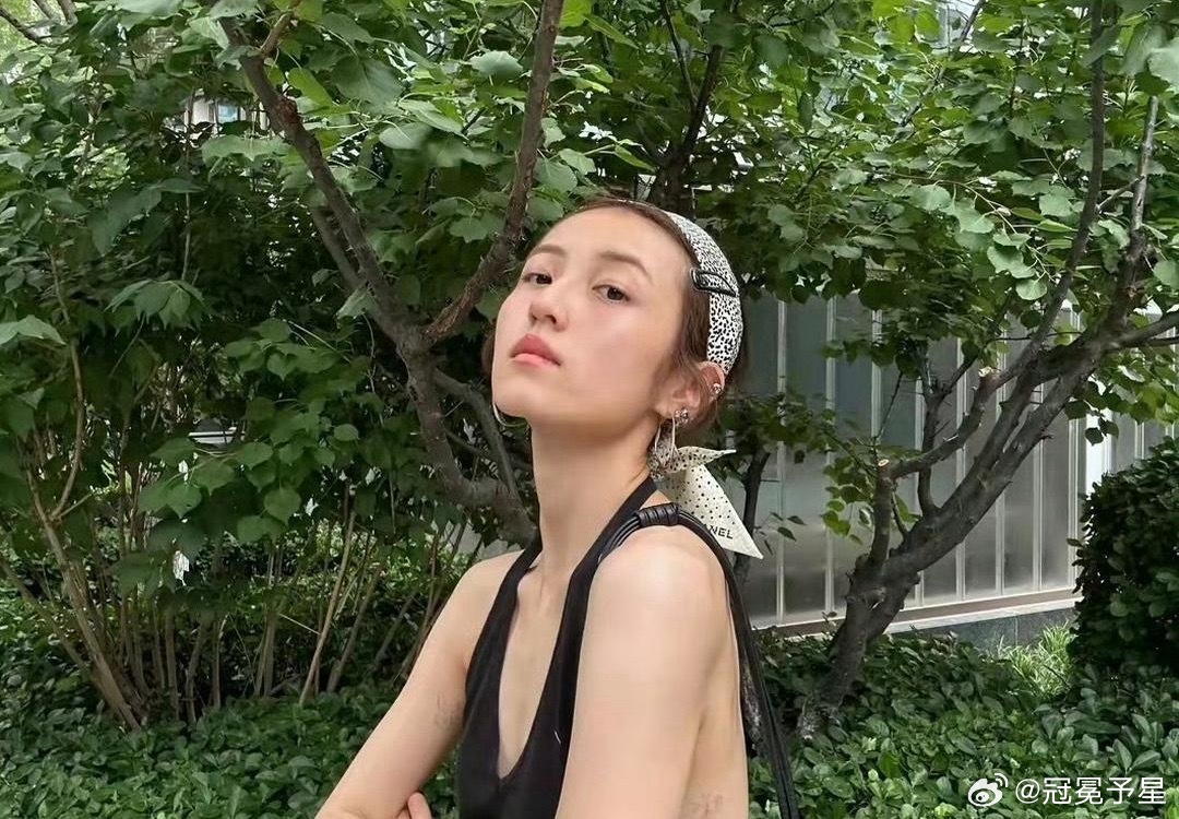 惊呆了，张子枫现在已经瘦成这个状态了。 