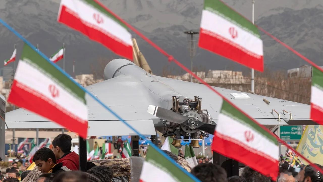 【伊朗的无人机群对美国防空系统构成挑战，驻中东美军面临日益严峻的威胁】[大炮打蚊