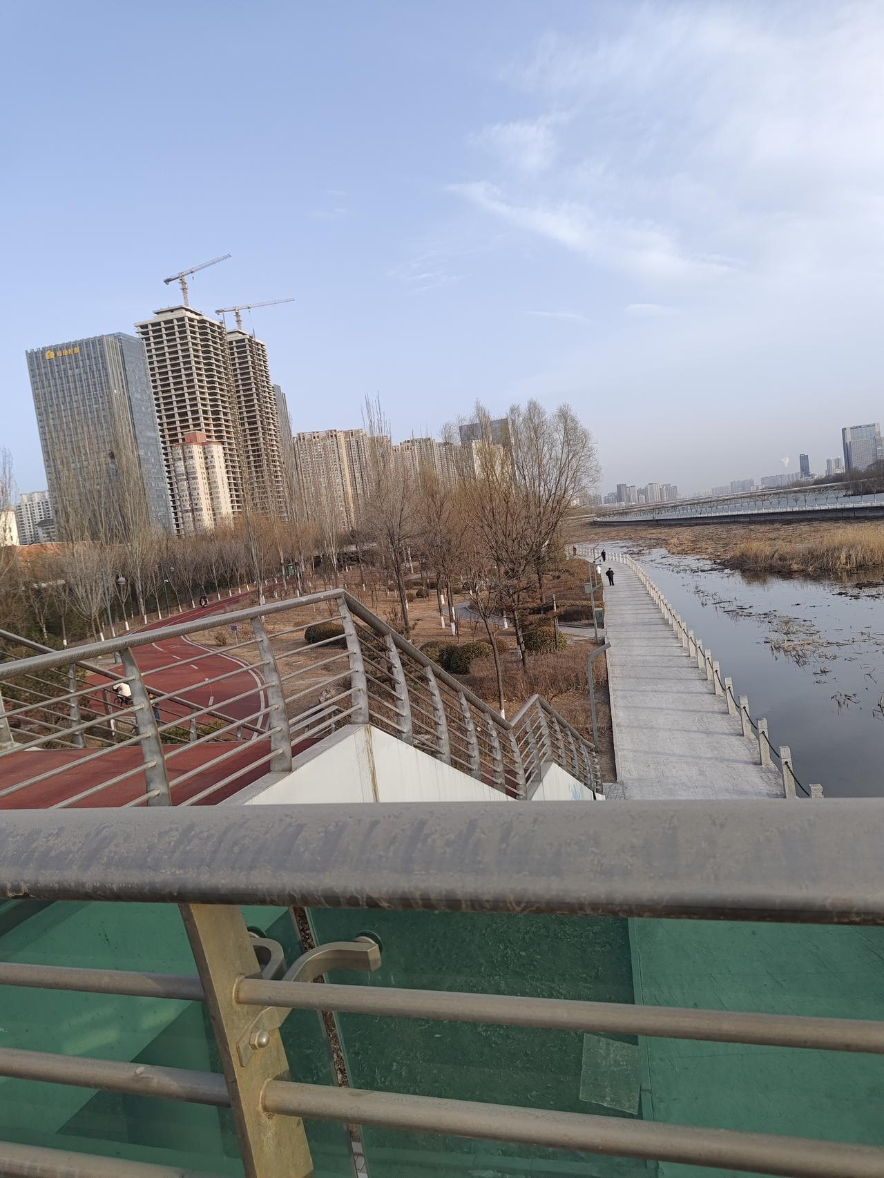 新春佳节，走亲访友，天南地北的祝福汇聚一堂。无论你身处何地，愿这份浓浓的年味和满