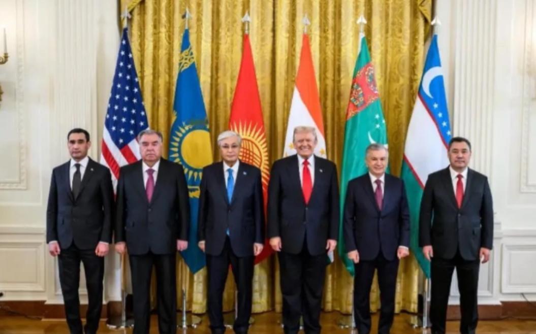 日本首相高市早苗的政府突然宣布，要在12月20日左右，在东京举办第一届“日本—中