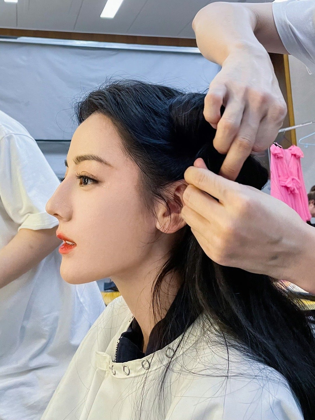 #迪丽热巴蝴蝶结发型##明天你好星期六有迪丽热巴#啊啊啊 ​[爱你][爱你] ​