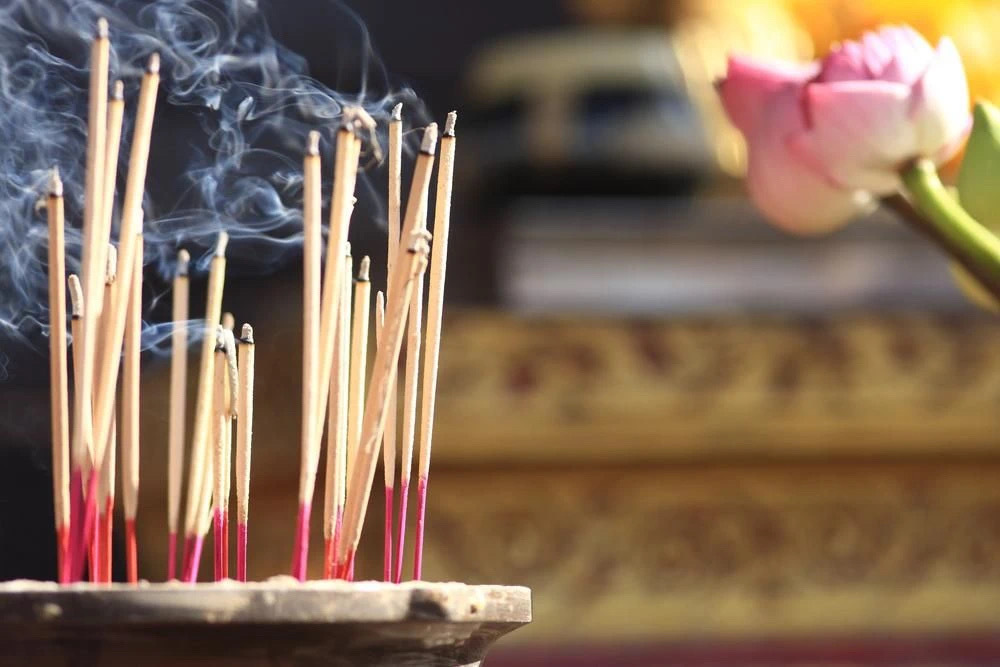 当我们去抱怨现实对我们的不公时，先问一下自己到底是珍珠还是沙子。如果暂时还不是珍
