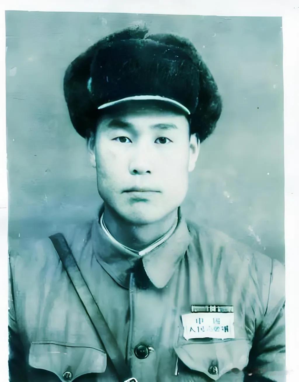 机舱投下手雷，假意叛变的志愿军战士，用一腔热血洗刷冤屈
 
1952年，一则消息