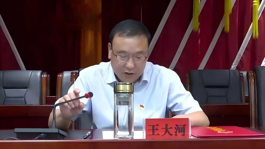 本土明星乌兰察布市人大原副主任王大河现形落马！
今年的五一节，对于善于和群众走在