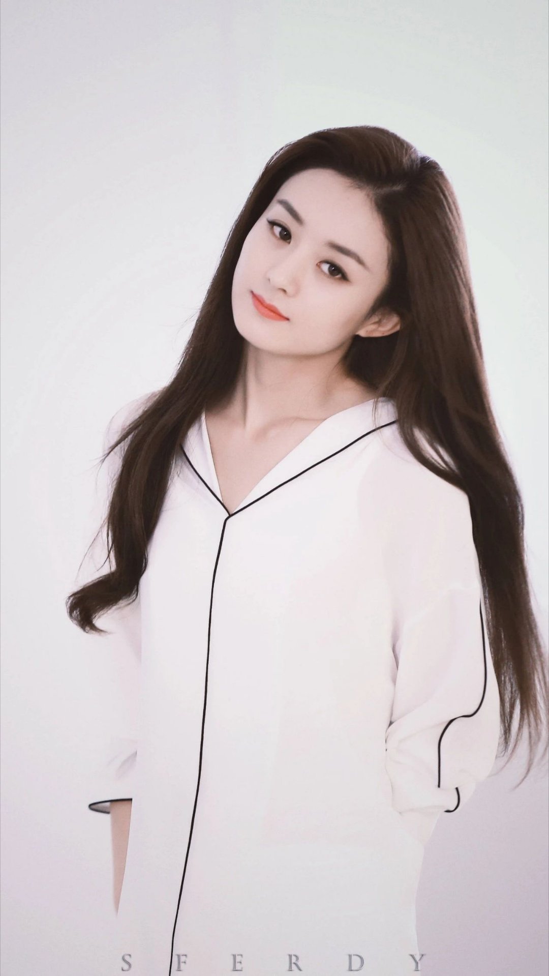赵丽颖纪梵希全球彩妆及香氛代言人赵丽颖 zly赵丽颖 寄予爱神的诗笺历历在目 对