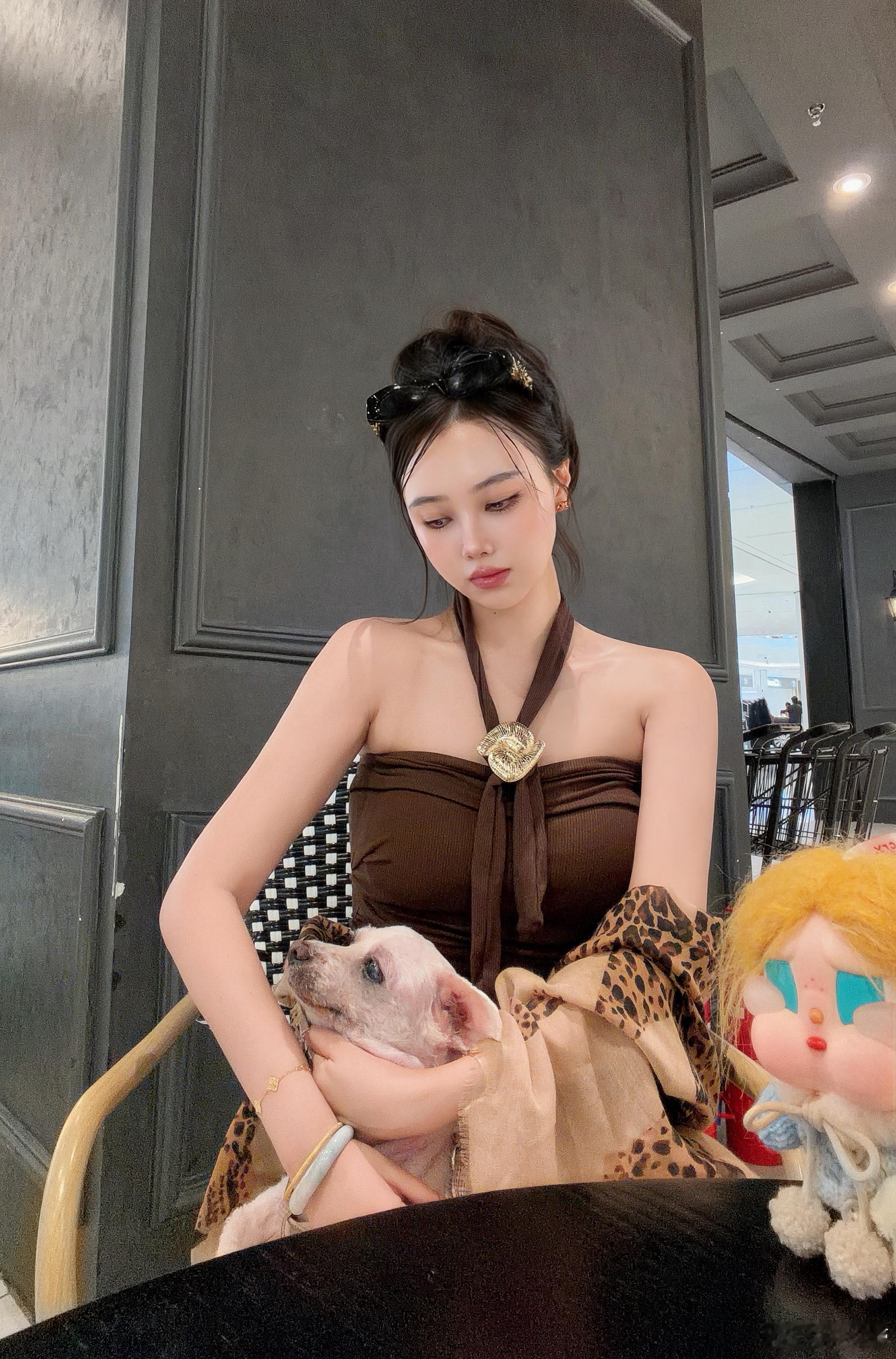 衣服简美社今天穿什么