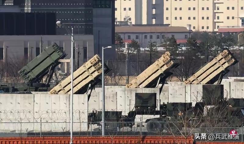 新加坡联合早报3月22日发表分析文章写道：“美国因中东战事抽调部分印太兵力，形同