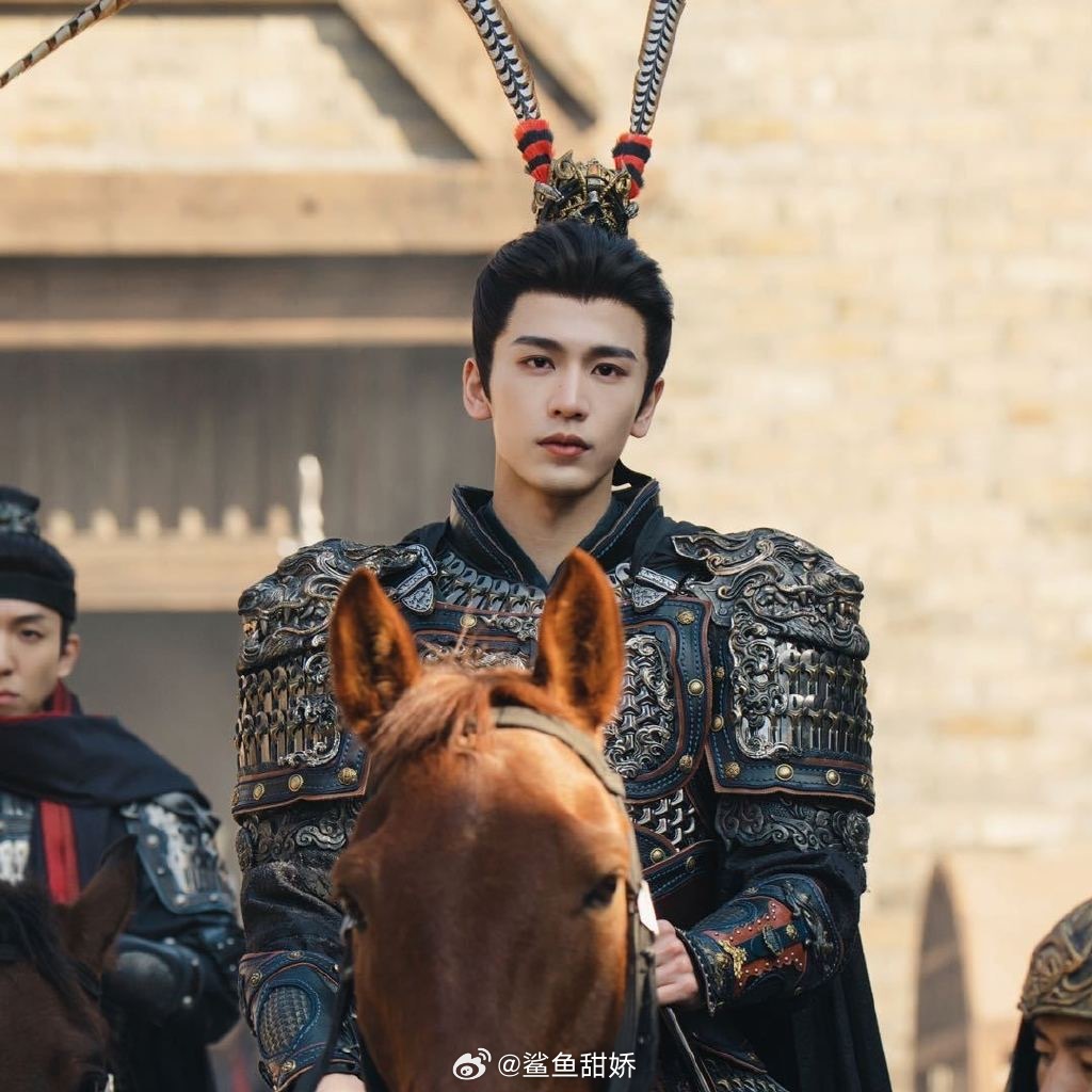 逐玉的导演真神，拍的每一帧都是能当壁纸的程度！ 