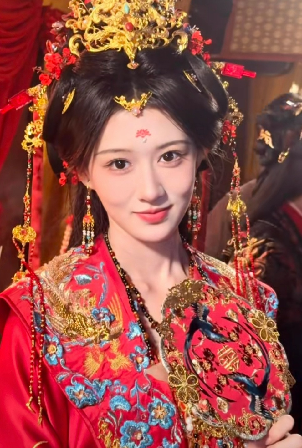 越看越好看，陈小姐是真美啊