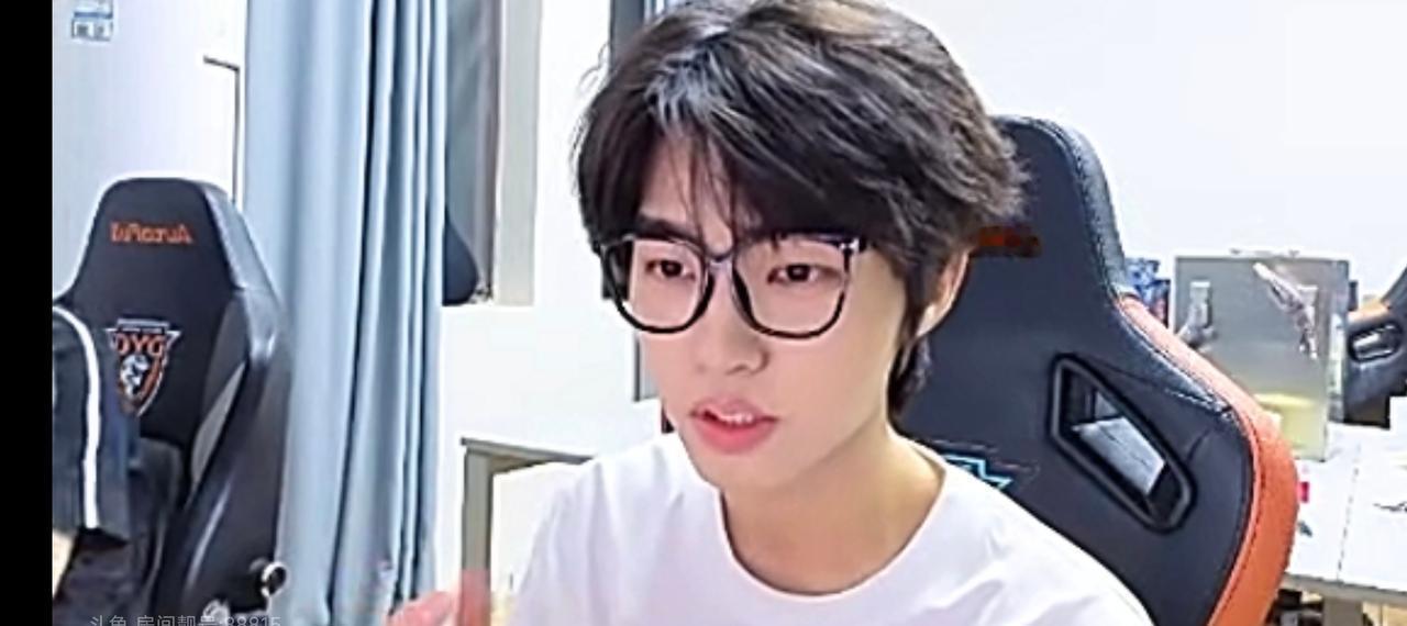 咋感觉今天钎城更白？......我的错觉吗 ​​​