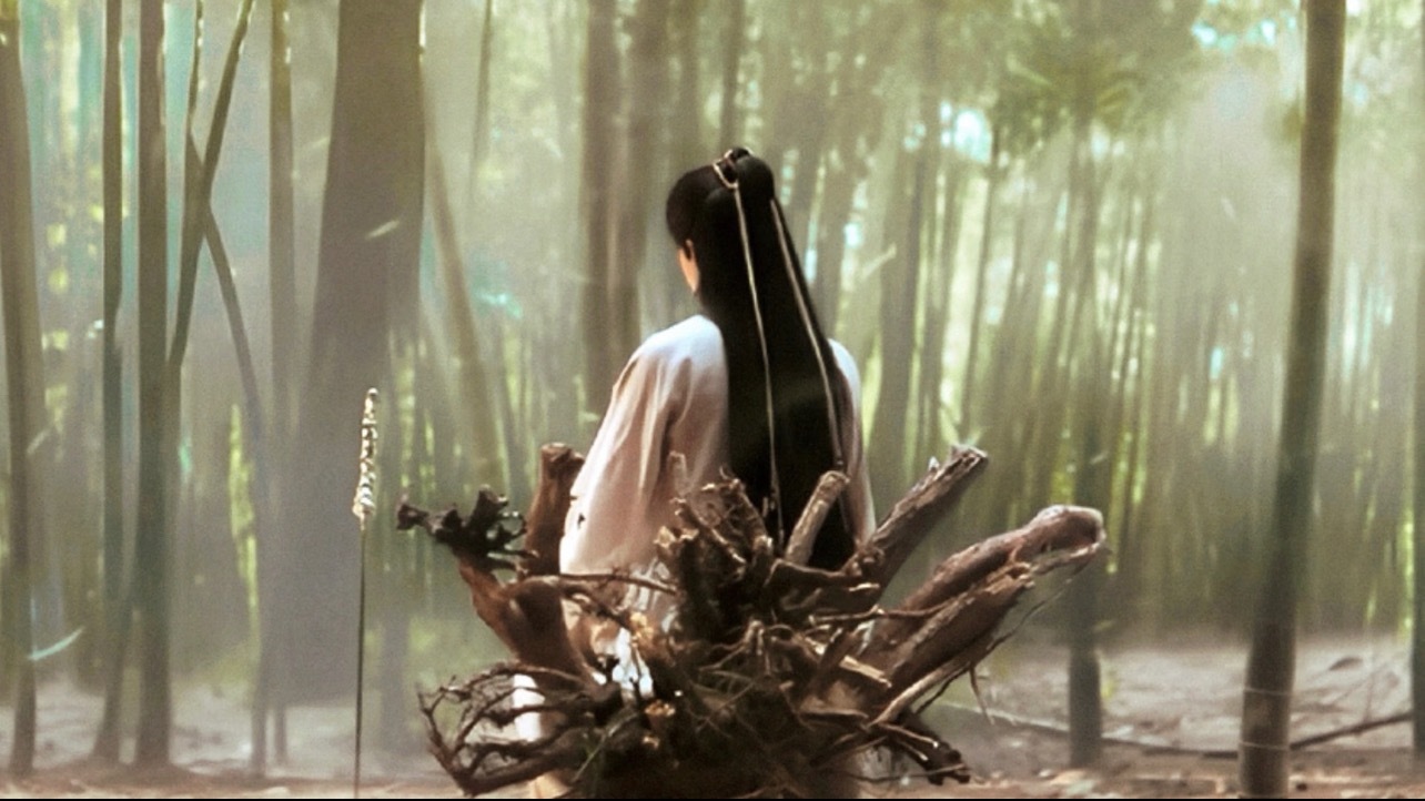 李莲花就这么静静坐在枯树枝上，宛如神明🪷 